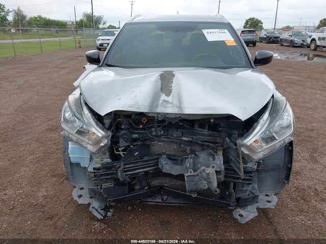 Продажа на аукционе авто 2019 Nissan Kicks S, vin: 3N1CP5CU5KL559783, номер лота: 44923186