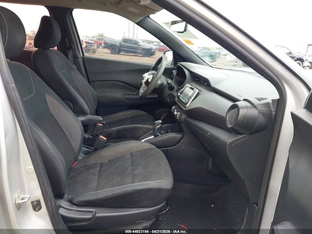 Продажа на аукционе авто 2019 Nissan Kicks S, vin: 3N1CP5CU5KL559783, номер лота: 44923186