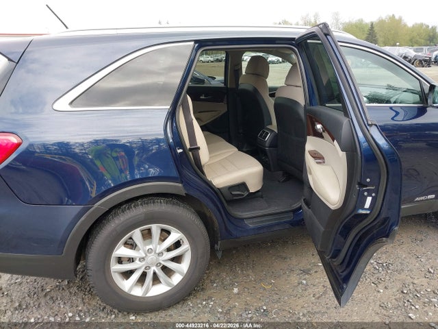 KIA Sorento 3.3l Lx 2017 5XYPGDA55HG334123 Image 8