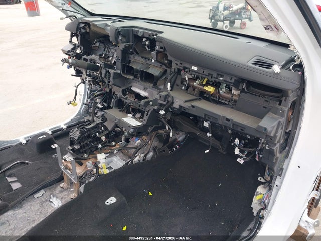 Toyota Highlander Hybrid Platinum 2025 5TDEBRCH0SS680634 Image 5