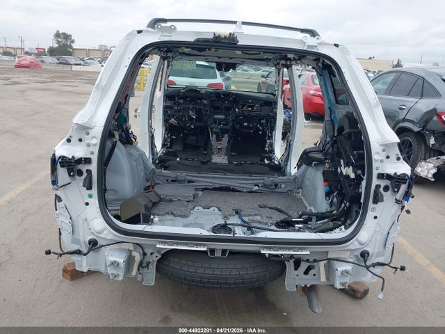 Toyota Highlander Hybrid Platinum 2025 5TDEBRCH0SS680634 Image 14