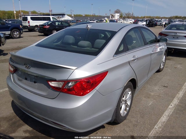 2013 Hyundai Sonata Gls მანქანა იყიდება აუქციონზე, vin: 5NPEB4AC5DH611666, აუქციონის ნომერი: 44923302