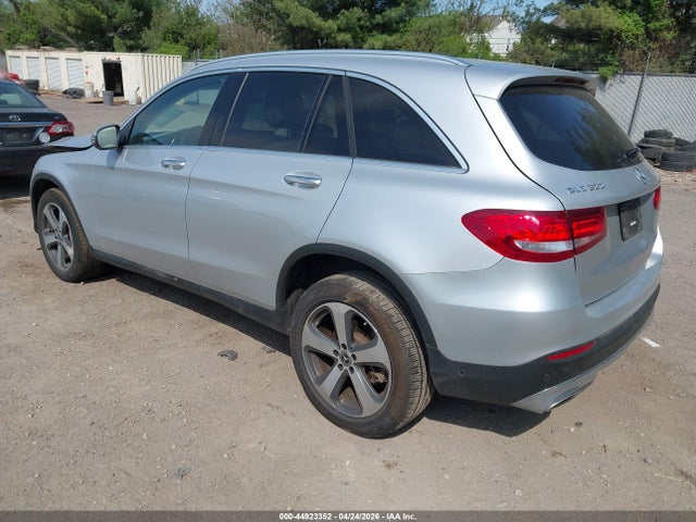 2017 Mercedes-benz Glc 300 4matic მანქანა იყიდება აუქციონზე, vin: WDC0G4KB3HF236095, აუქციონის ნომერი: 44923352