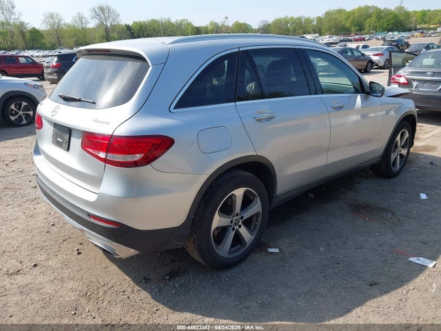 2017 Mercedes-benz Glc 300 4matic მანქანა იყიდება აუქციონზე, vin: WDC0G4KB3HF236095, აუქციონის ნომერი: 44923352