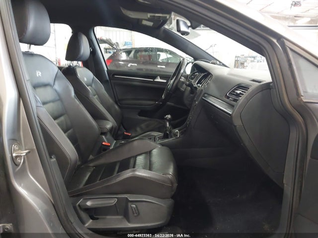 2016 Volkswagen Golf R 4-door მანქანა იყიდება აუქციონზე, vin: WVWUF7AU0GW139224, აუქციონის ნომერი: 44923363