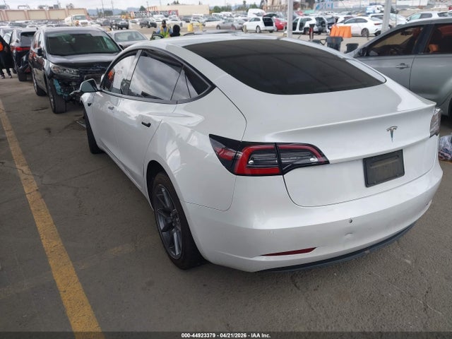 2021 Tesla Model 3 Standard Range Plus Rear-wheel Drive მანქანა იყიდება აუქციონზე, vin: 5YJ3E1EA4MF000824, აუქციონის ნომერი: 44923379