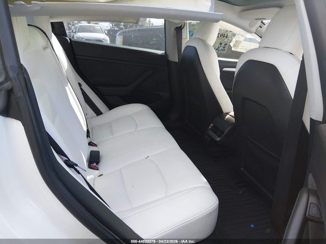 2021 Tesla Model 3 Standard Range Plus Rear-wheel Drive მანქანა იყიდება აუქციონზე, vin: 5YJ3E1EA4MF000824, აუქციონის ნომერი: 44923379