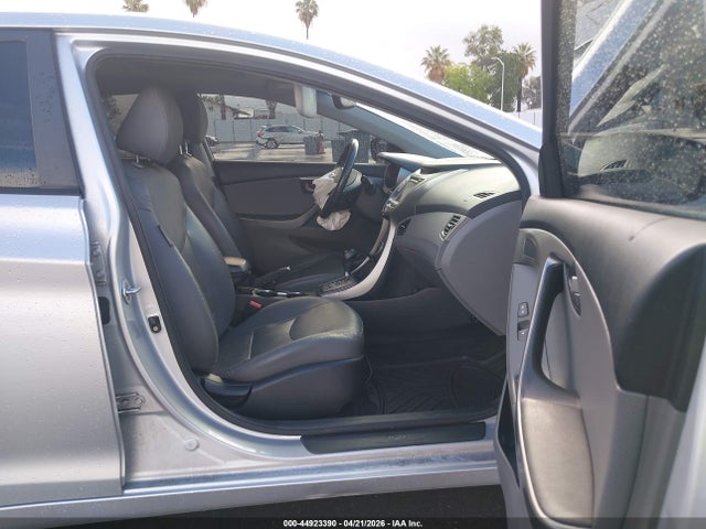 2013 Hyundai Elantra Limited მანქანა იყიდება აუქციონზე, vin: KMHDH4AE5DU720674, აუქციონის ნომერი: 44923390