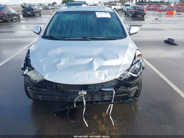 2013 Hyundai Elantra Limited მანქანა იყიდება აუქციონზე, vin: KMHDH4AE5DU720674, აუქციონის ნომერი: 44923390