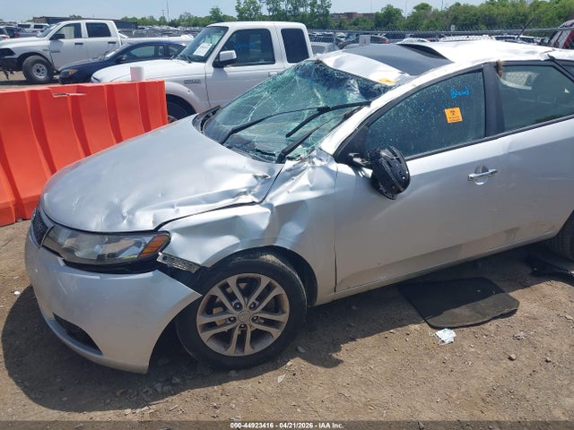 2011 Kia Forte Ex მანქანა იყიდება აუქციონზე, vin: KNAFU5A27B5329096, აუქციონის ნომერი: 44923416