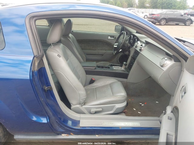 2009 Ford Mustang V6/v6 Premium მანქანა იყიდება აუქციონზე, vin: 1ZVHT80N595138893, აუქციონის ნომერი: 44923434