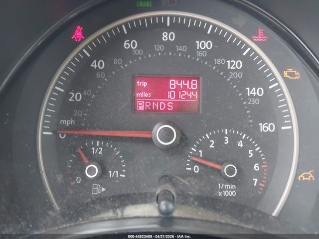 Продажа на аукционе авто 2010 Volkswagen New Beetle 2.5l, vin: 3VWRW3AL1AM002786, номер лота: 44923489