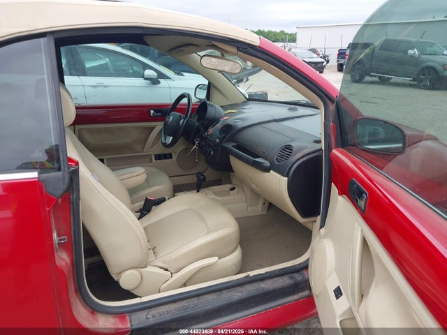 Продажа на аукционе авто 2010 Volkswagen New Beetle 2.5l, vin: 3VWRW3AL1AM002786, номер лота: 44923489