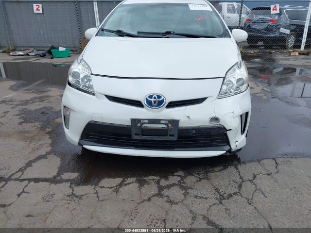 Toyota Prius Three 2014 JTDKN3DU6E1781939 Image 12