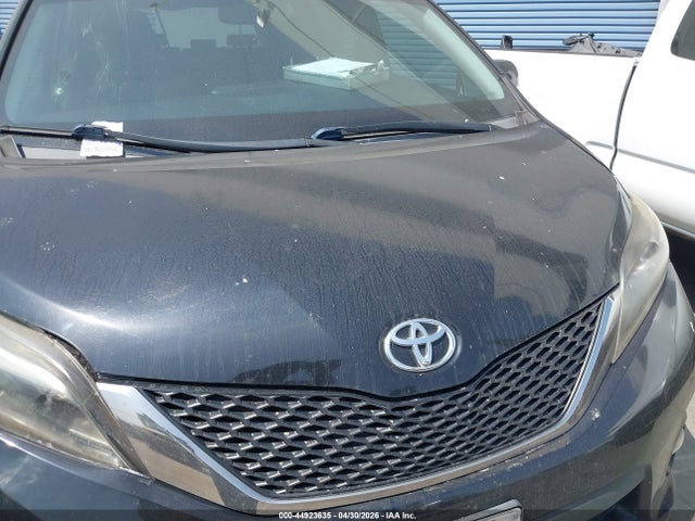 Aukcja sprzedaży 2016 Toyota Sienna Se 8 Passenger, vin: 5TDXK3DC0GS731968, numer aukcji: 44923635