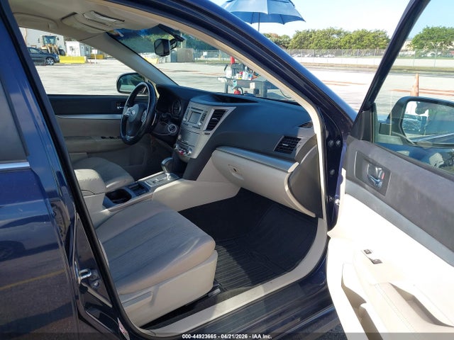 2014 Subaru Legacy 2.5i Premium მანქანა იყიდება აუქციონზე, vin: 4S3BMCC60E3026263, აუქციონის ნომერი: 44923665
