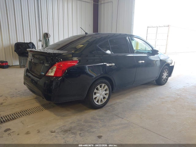 44923678 :رقم المزاد ، 3N1CN7AP4FL945535 vin ، 2015 Nissan Versa 1.6 Sv مزاد بيع