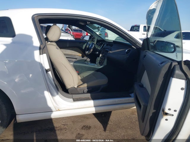 1ZVBP8AM3E5250408 Ford Mustang V6