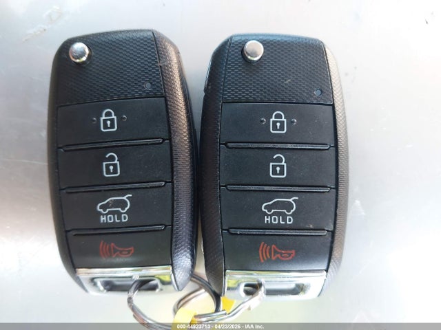Продаж на аукціоні авто 2018 Kia Sedona L, vin: KNDMA5C13J6404893, номер лоту: 44923713