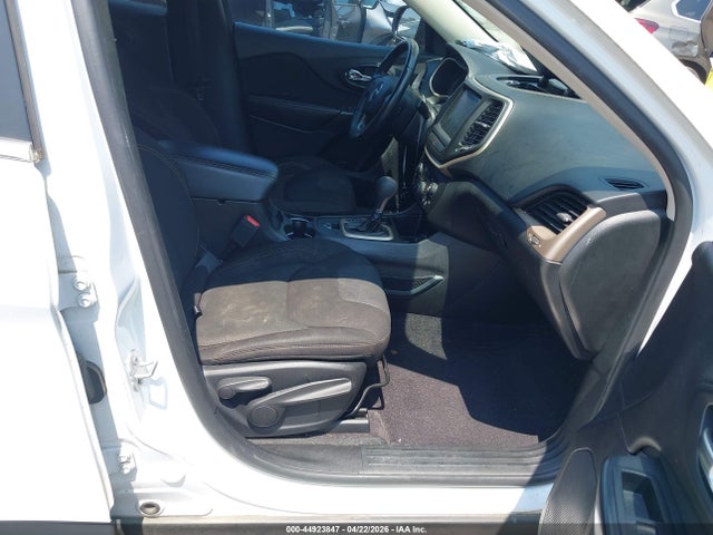 2017 Jeep Cherokee Latitude Fwd მანქანა იყიდება აუქციონზე, vin: 1C4PJLCB5HW523534, აუქციონის ნომერი: 44923847