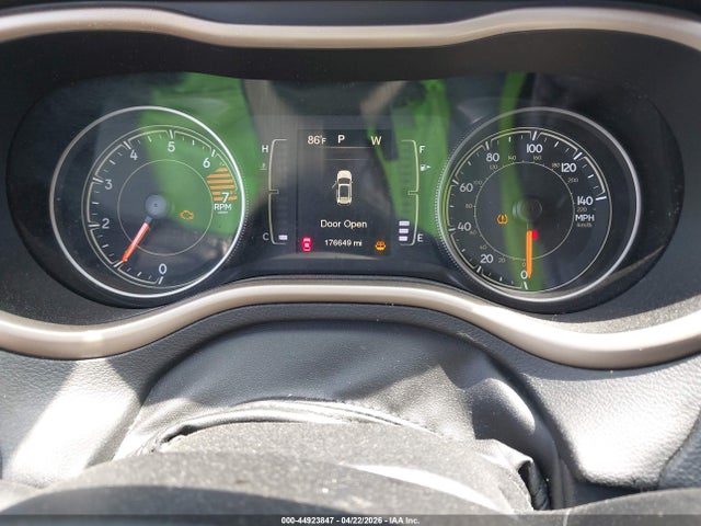 2017 Jeep Cherokee Latitude Fwd მანქანა იყიდება აუქციონზე, vin: 1C4PJLCB5HW523534, აუქციონის ნომერი: 44923847