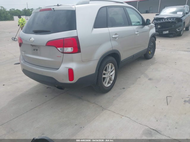 5XYKT3A69FG579707 KIA SORENTO LX