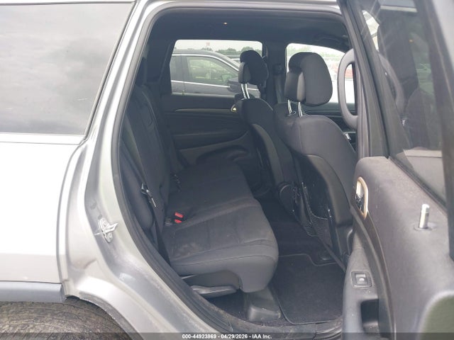 44923869 :رقم المزاد ، 1C4RJEAG2HC788917 vin ، 2017 Jeep Grand Cherokee Laredo 4x2 مزاد بيع