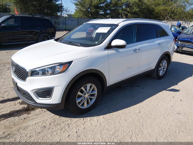44923919 :رقم المزاد ، 5XYPG4A32JG425385 vin ، 2018 Kia Sorento 2.4l Lx مزاد بيع