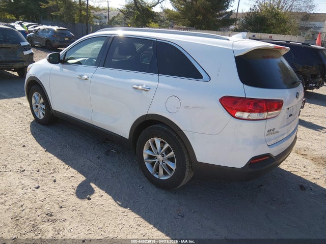 44923919 :رقم المزاد ، 5XYPG4A32JG425385 vin ، 2018 Kia Sorento 2.4l Lx مزاد بيع