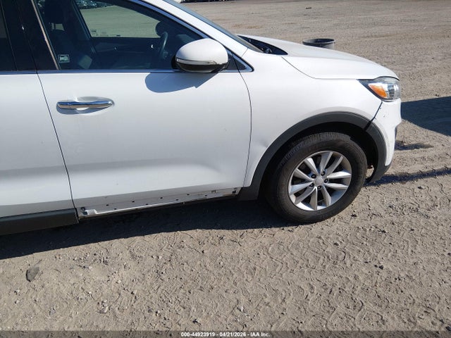 44923919 :رقم المزاد ، 5XYPG4A32JG425385 vin ، 2018 Kia Sorento 2.4l Lx مزاد بيع