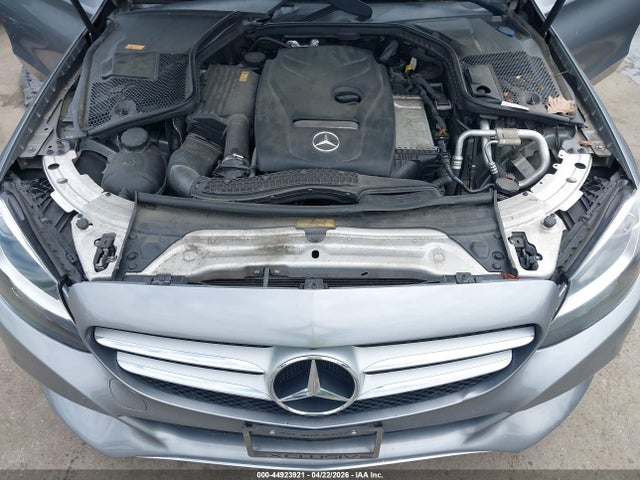 44923921 :رقم المزاد ، 55SWF4KBXGU111194 vin ، 2016 Mercedes-benz C 300 4matic مزاد بيع