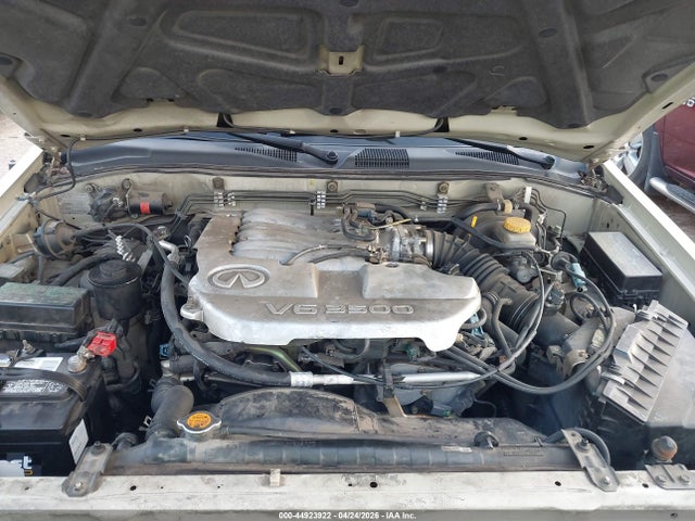 44923922 :رقم المزاد ، JNRDR09X21W204563 vin ، 2001 Infiniti Qx4 Luxury مزاد بيع
