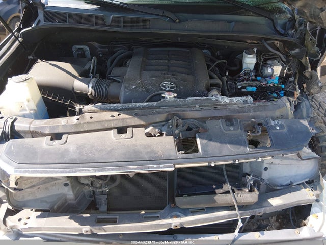 5TFAW5F14JX729403 Toyota Tundra 1794 5.7l V8