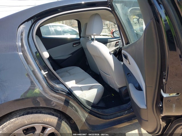Продажа на аукционе авто 2019 Toyota Yaris Le, vin: 3MYDLBYV3KY506887, номер лота: 44923987