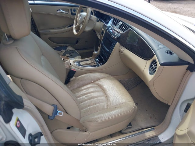 44924000 :رقم المزاد ، WDDDJ72X07A097986 vin ، 2007 Mercedes-benz Cls 550 مزاد بيع