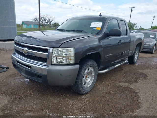 44924051 :رقم المزاد ، 1GCSKSE35AZ114753 vin ، 2010 Chevrolet Silverado 1500 Lt مزاد بيع