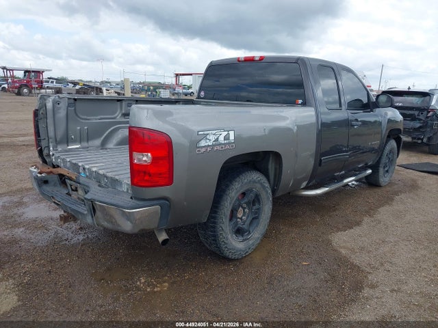 44924051 :رقم المزاد ، 1GCSKSE35AZ114753 vin ، 2010 Chevrolet Silverado 1500 Lt مزاد بيع