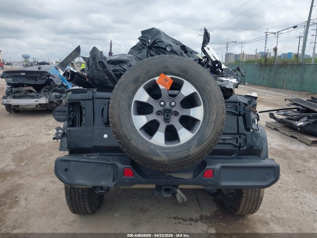 1C4HJXEG7KW572360 Jeep Wrangler Unlimited Sahara 4x4