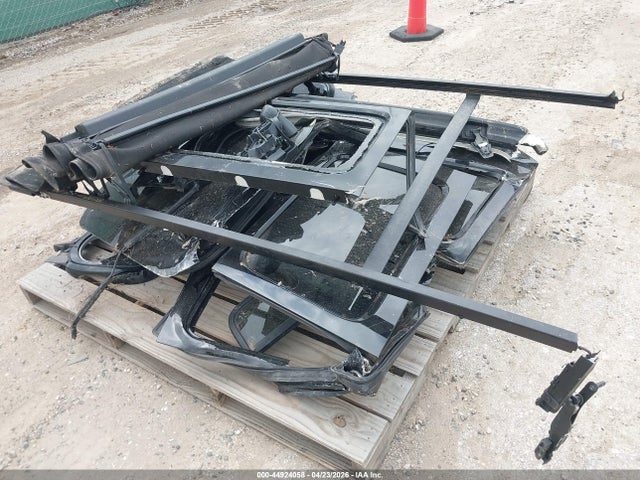 1C4HJXEG7KW572360 Jeep Wrangler Unlimited Sahara 4x4
