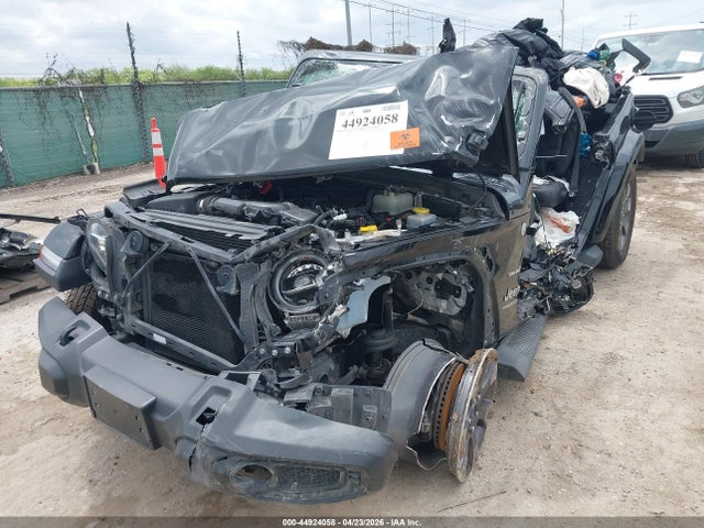 1C4HJXEG7KW572360 Jeep Wrangler Unlimited Sahara 4x4
