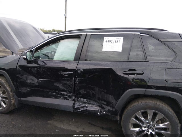 Aukcja sprzedaży 2021 Toyota Rav4 Xle Premium, vin: 2T3A1RFV5MC200643, numer aukcji: 44924137