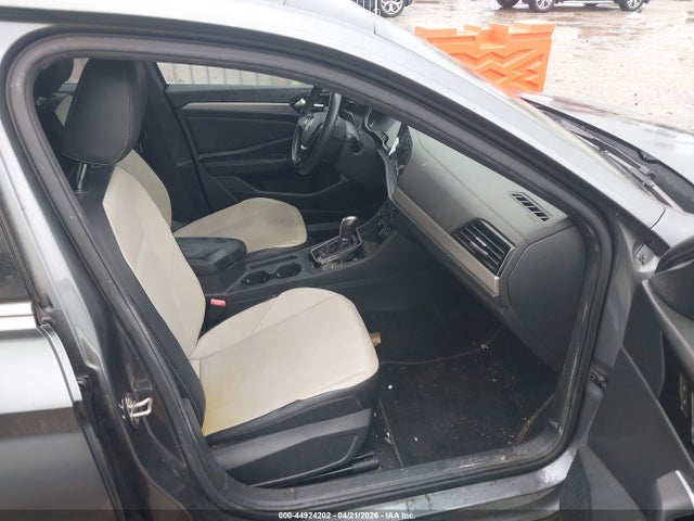Продаж на аукціоні авто 2019 Volkswagen Jetta 1.4t R-line/1.4t S/1.4t Se, vin: 3VWC57BUXKM102247, номер лоту: 44924202