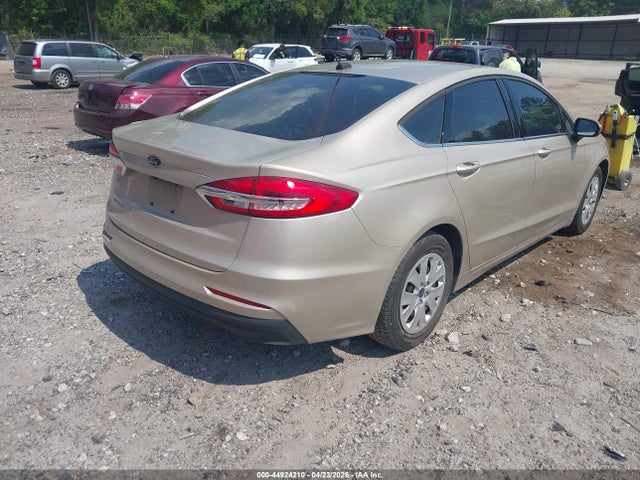 Ford FUSION S 2019 3FA6P0G77KR160071 Image 4