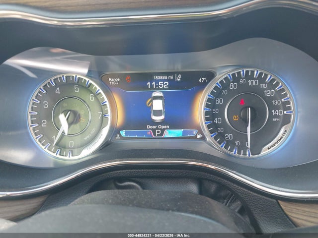 Продажа на аукционе авто 2015 Chrysler 200 C, vin: 1C3CCCEG8FN589293, номер лота: 44924221