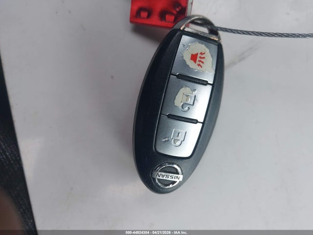 5N1AT2MM8GC811151 Nissan ROGUE SV