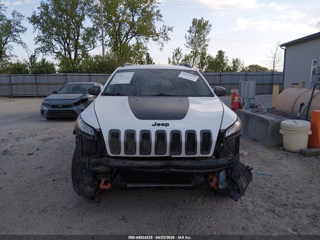 2016 Jeep Cherokee Trailhawk მანქანა იყიდება აუქციონზე, vin: 1C4PJMBB7GW246844, აუქციონის ნომერი: 44924325