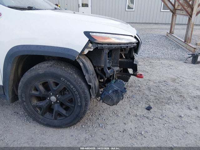 2016 Jeep Cherokee Trailhawk მანქანა იყიდება აუქციონზე, vin: 1C4PJMBB7GW246844, აუქციონის ნომერი: 44924325