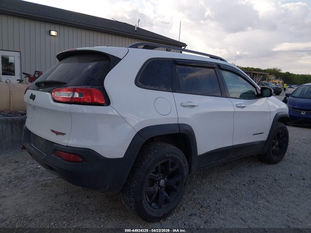 2016 Jeep Cherokee Trailhawk მანქანა იყიდება აუქციონზე, vin: 1C4PJMBB7GW246844, აუქციონის ნომერი: 44924325