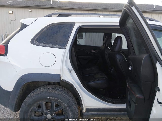 2016 Jeep Cherokee Trailhawk მანქანა იყიდება აუქციონზე, vin: 1C4PJMBB7GW246844, აუქციონის ნომერი: 44924325
