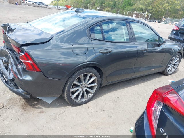 Auction sale of the 2021 Volvo S60 T6 Momentum, vin: 7JRA22TKXMG092420, lot number: 44924327